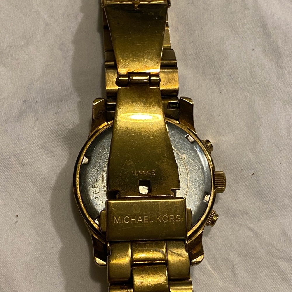 Watch - Picture 3 of 5